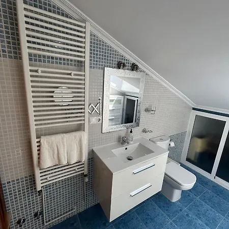 A Ledicia No Camino Apartment *